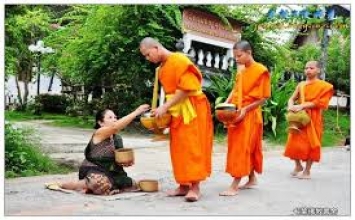 Bố thí không phải để người khác yêu quý